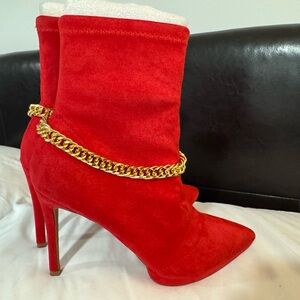 Jessica Simpson Elegant Red Stiletto Boots with Gold Chain